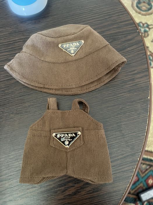 Маленький костюм на Labubu