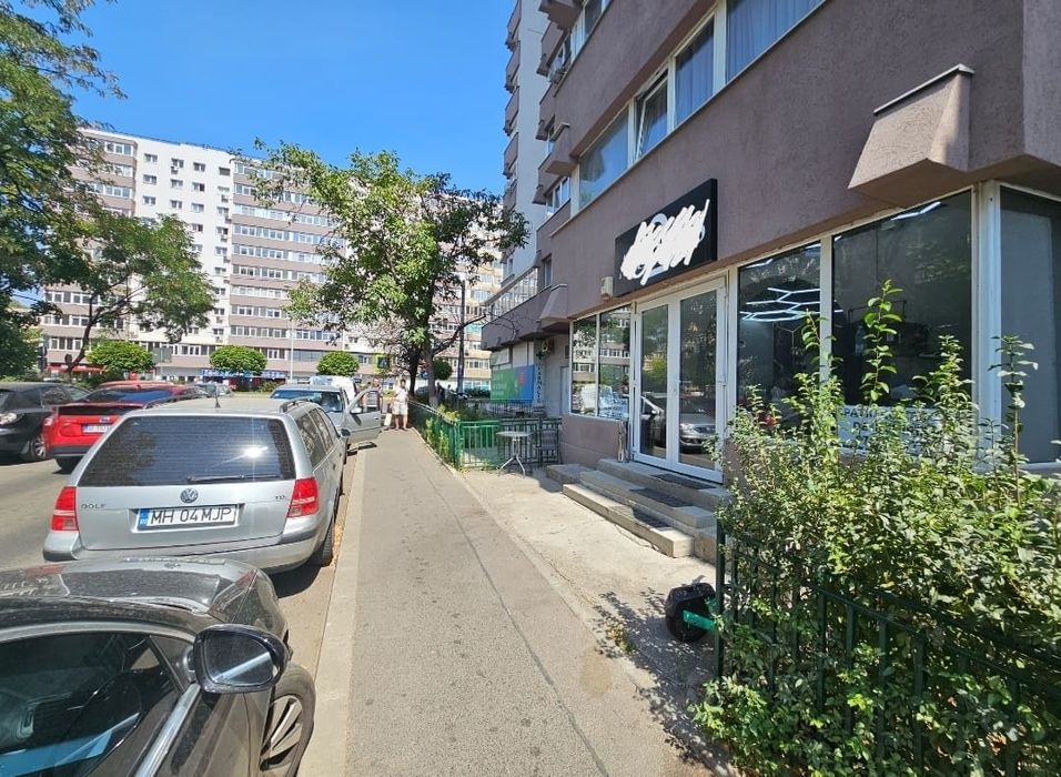 Spațiu comercial