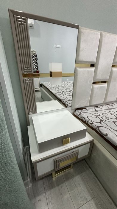 Кровать с тумбами