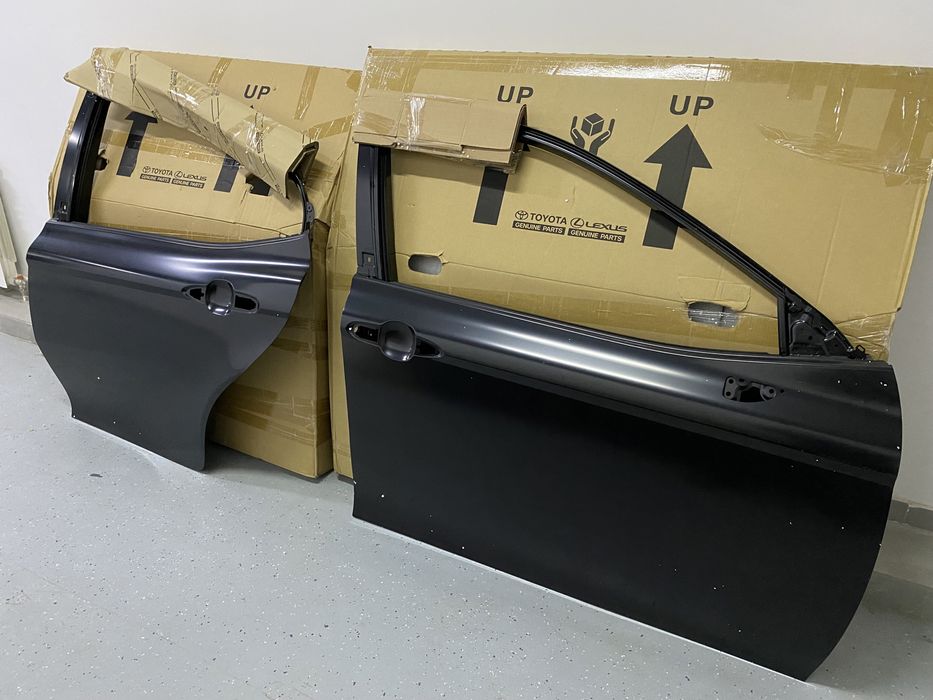 Дверь Оргинал Toyota Camry 70
