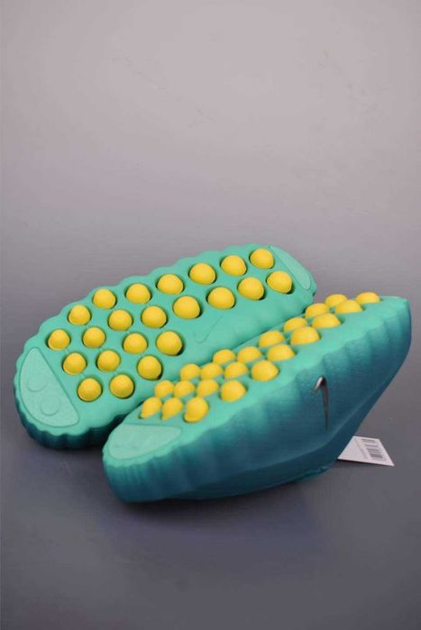 Продавам нови мъжки чехли с кутия Nike Mind 001  green
