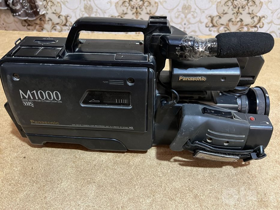 Panasonic M1000 VHS Videokamera — Ishlaydi, Komplekt