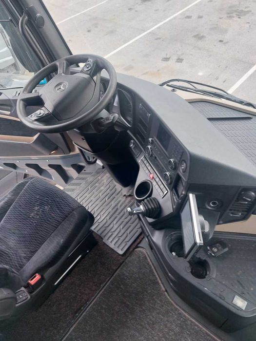 Dezmembrez MERCEDES-BENZ ACTROS MP4 1843 / piese camioane