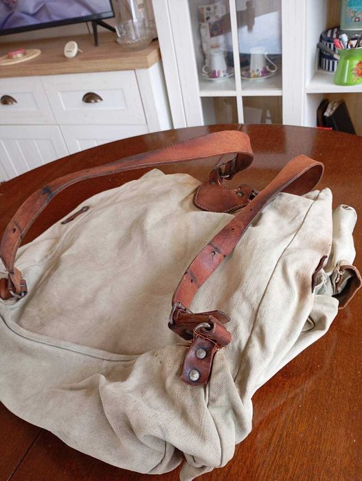 Стари раница и анорак