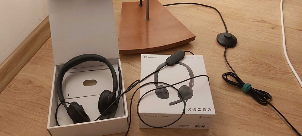 Vand casti Microsoft 16N-00006 model 2026 ca noi