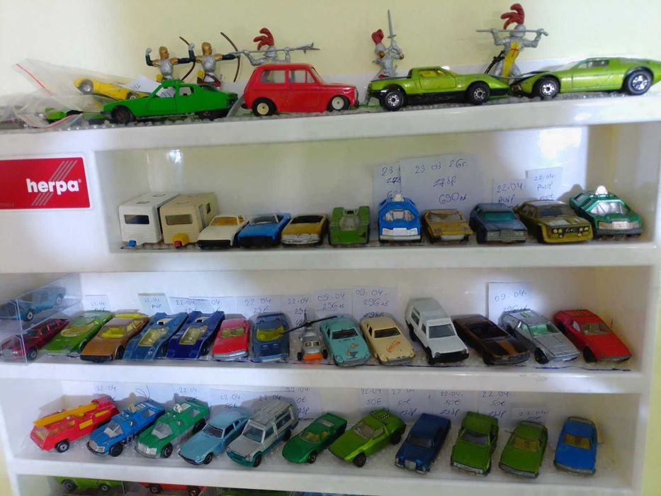 Стари метални Matchbox колекционерски колички