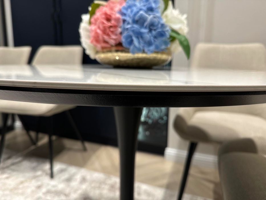 Круглый стол в цвете шампань