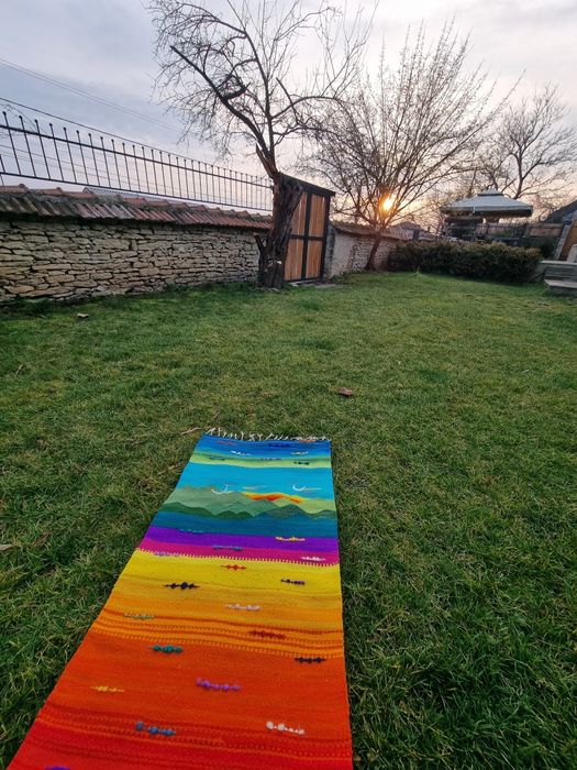 Черга от вълна ръчно тъкана с пейзаж