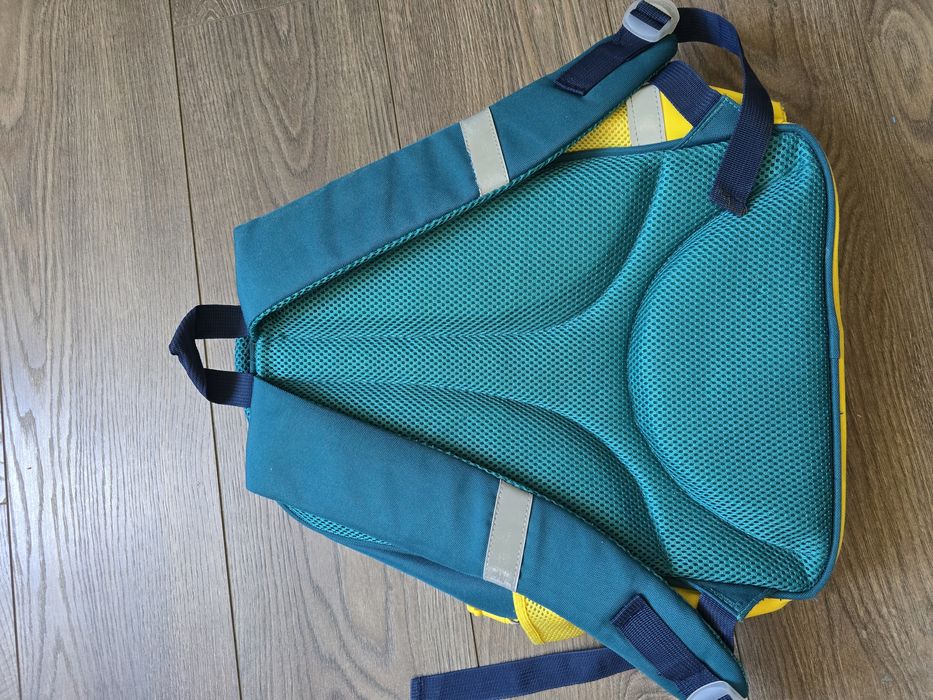 Рюкзак школьный с ортопедической спинкой