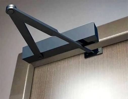 Установка доводчиков на двери