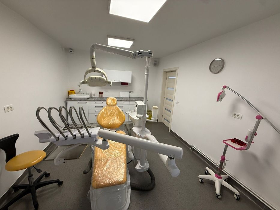 Inchiriez cabinet stomatologic