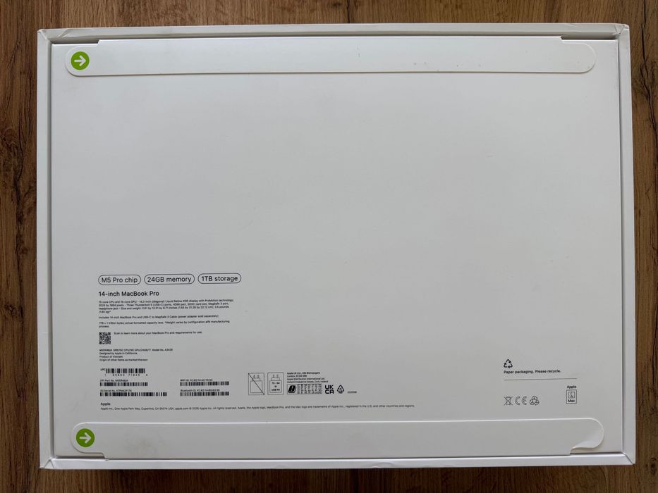 ЧИСТО НОВ MacBook Pro 14" M5 PRO Chip 15-CPU/ 16-GPU/ 24GB RAM/ 1TB SSD