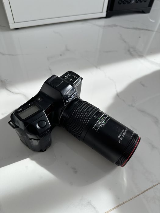 Camera foto pe film Minolta Dynax 7000i