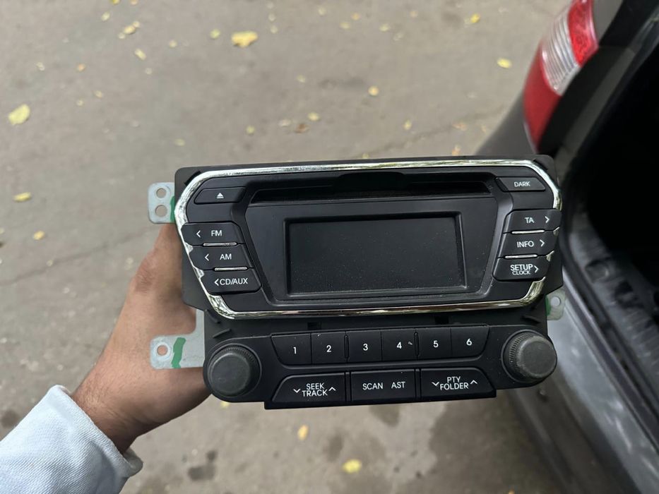 Kia Rio магнитола штатный и водительский дверной карта