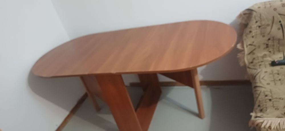 Продам стол книжка