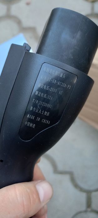 Продам зарядное устройство для электромобиля