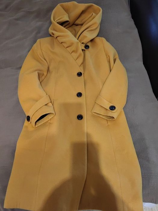 Дамско дълго манто