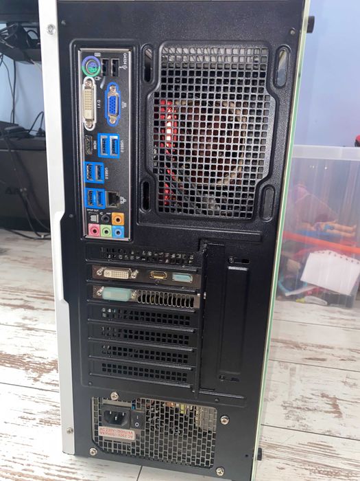 Геймърски Компютър i7 3770K/Water/Noctua/16GB/SSD160/HDD500/R9270