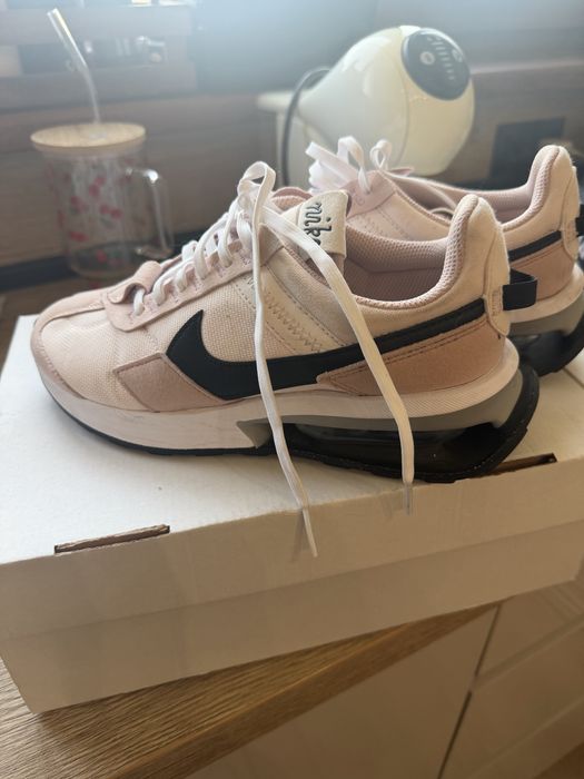 Дамски маратонки Nike