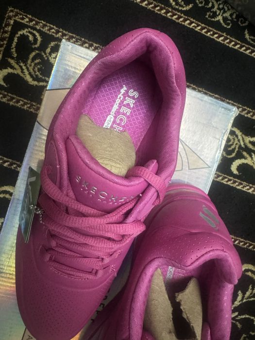 Кроссовки женские