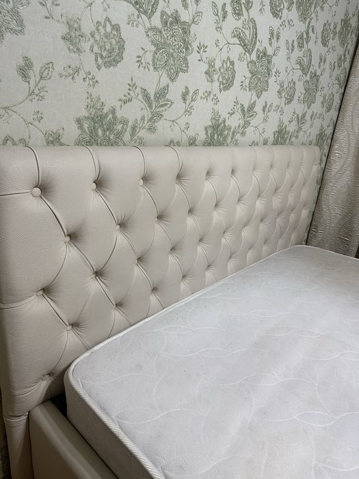 продам Кровать в спальню