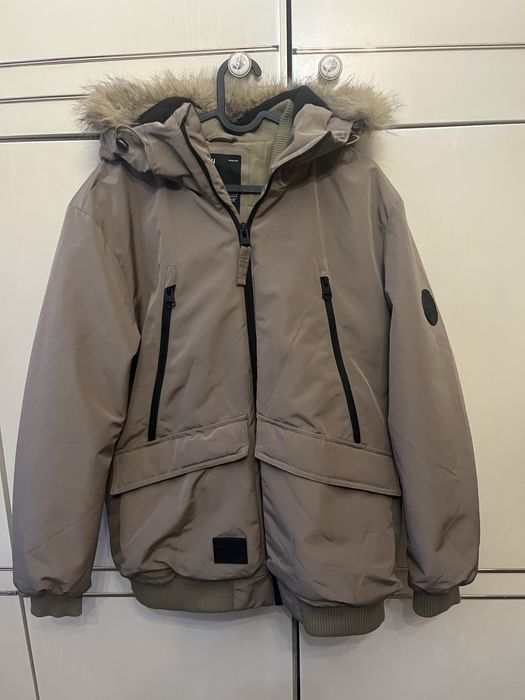 Дебело зимно мъжко яке с пух и качулка