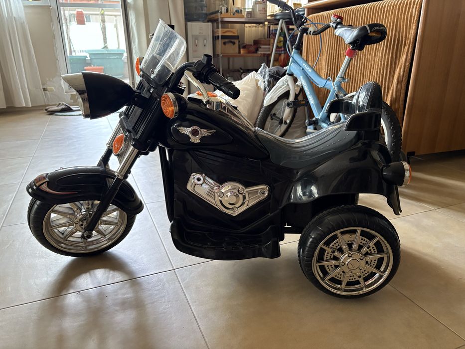 Детска електрическа триколка