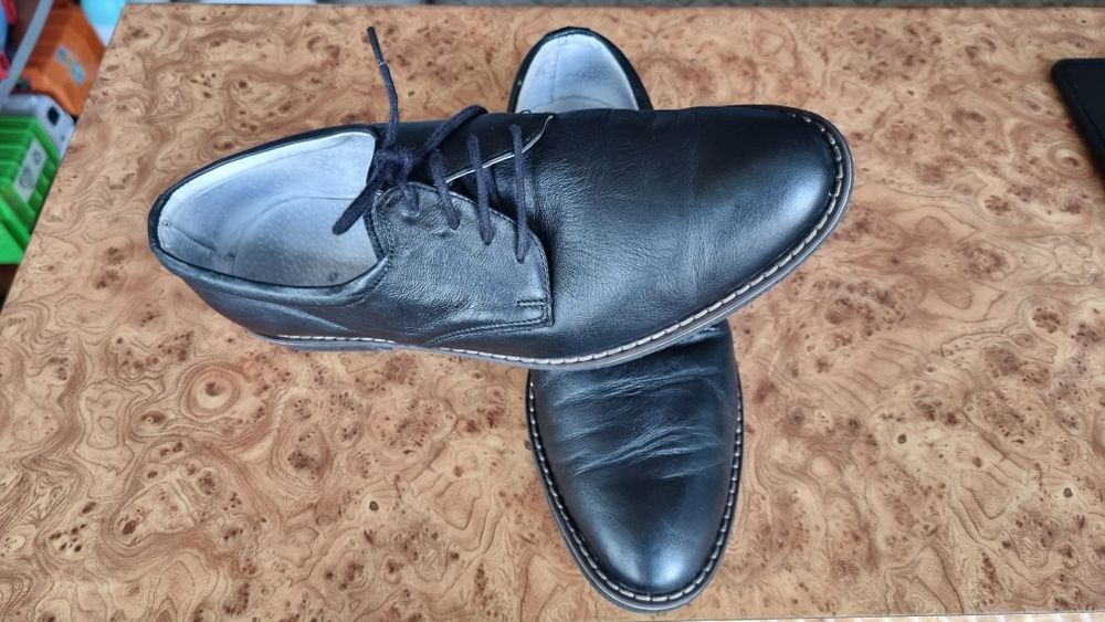 Pantofi de piele naturala