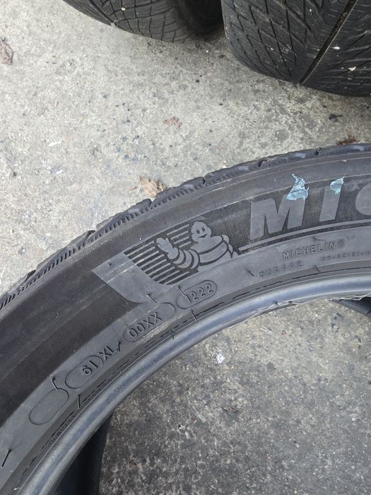 De vânzare cauciucuri de iarna 265/45/21 Michelin