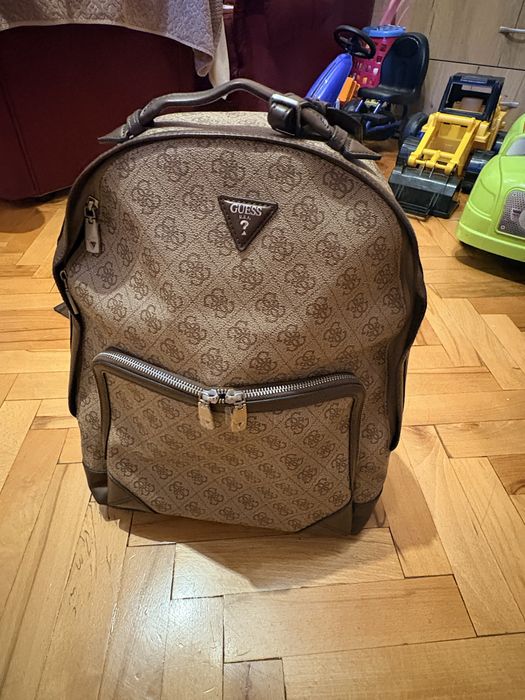 Нова Раница Guess