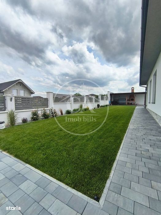 Casa de vanzare cu 4 camere si piscina in Cihei, Bihor