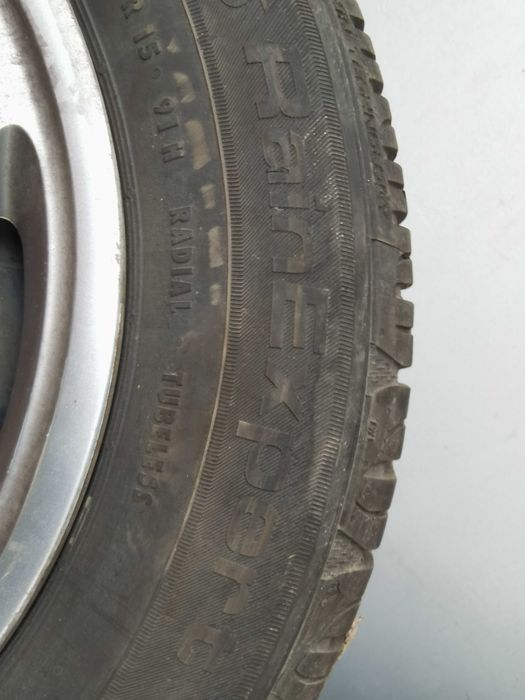 195/65/15 Гуми за дъжд  унироял ,хубав грайфер