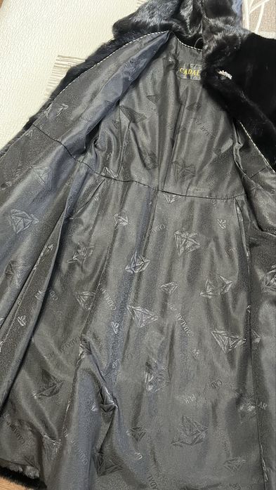 Продаж норковую шубу