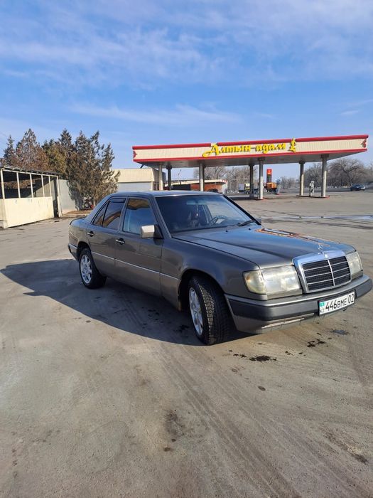 Продам мерс 124 2.3 миханика
