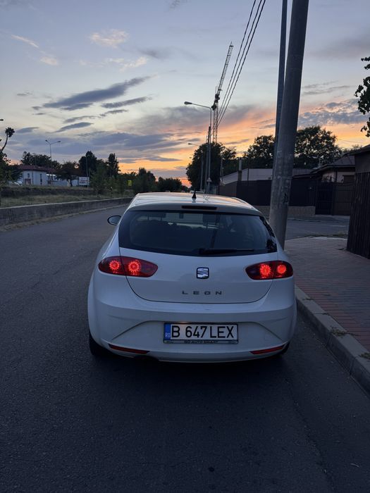 SEAT Leon 2011 — imagine 3