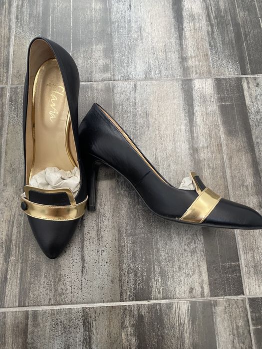 Черни кожени обувки