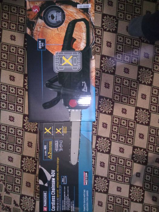 Акумулаторна  Резачка за дърва  Парксайд с батерии