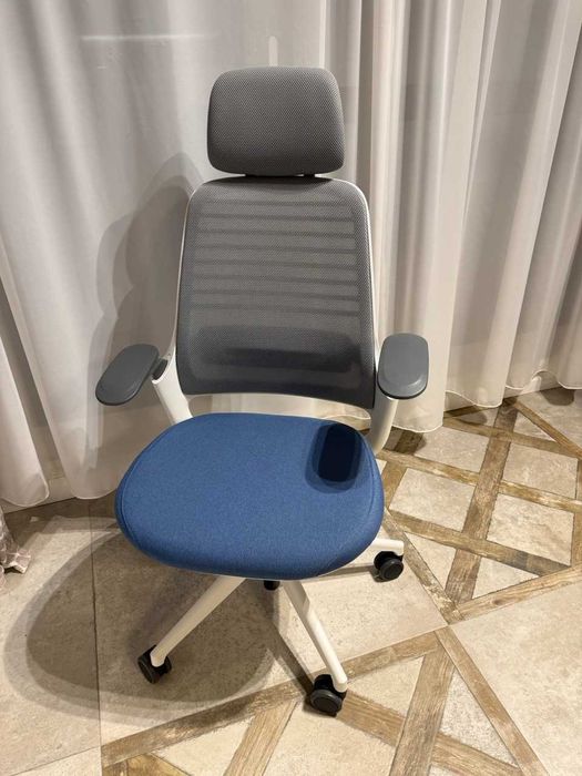 Steelcase Series 1 (stare perfectă, cu tetieră)