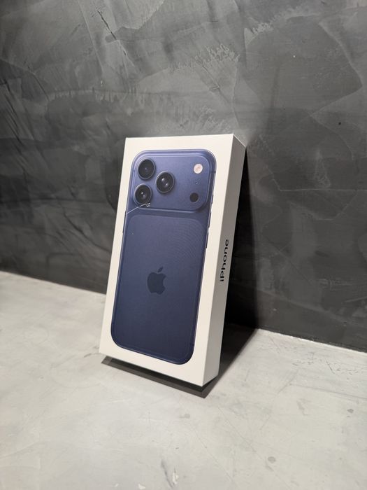 НЕРАЗПЕЧАТАН! Iphone 17 Pro Blue + 2г гаранция