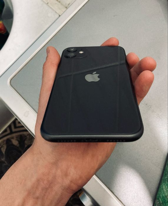 Продам айфон 11 128 гб