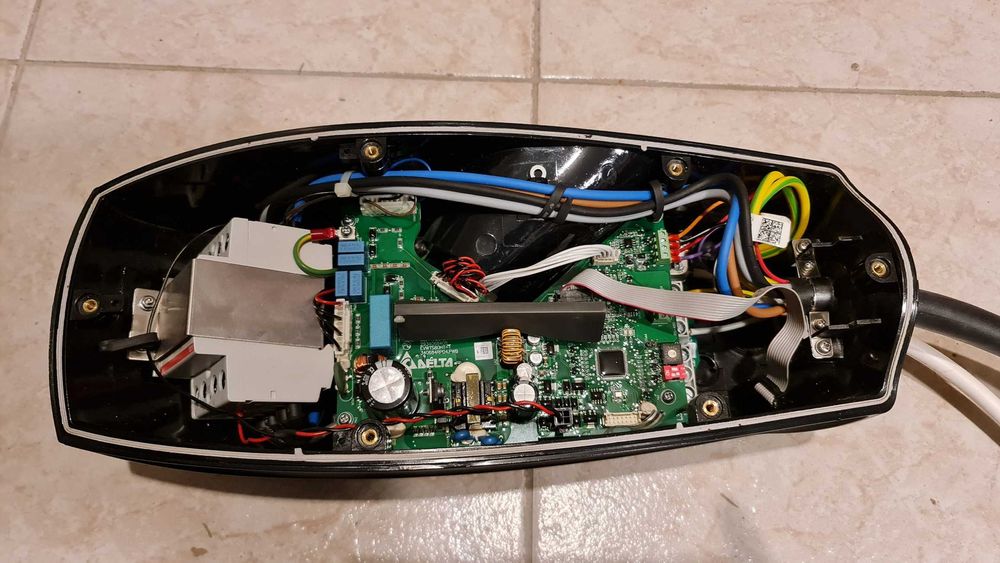 6 бр WallBox TESLA Gen2 Bosch Wallbe WiFi-Gewiss Delta Зарядна Станция