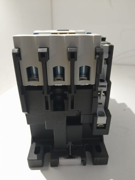 Контактор новый.