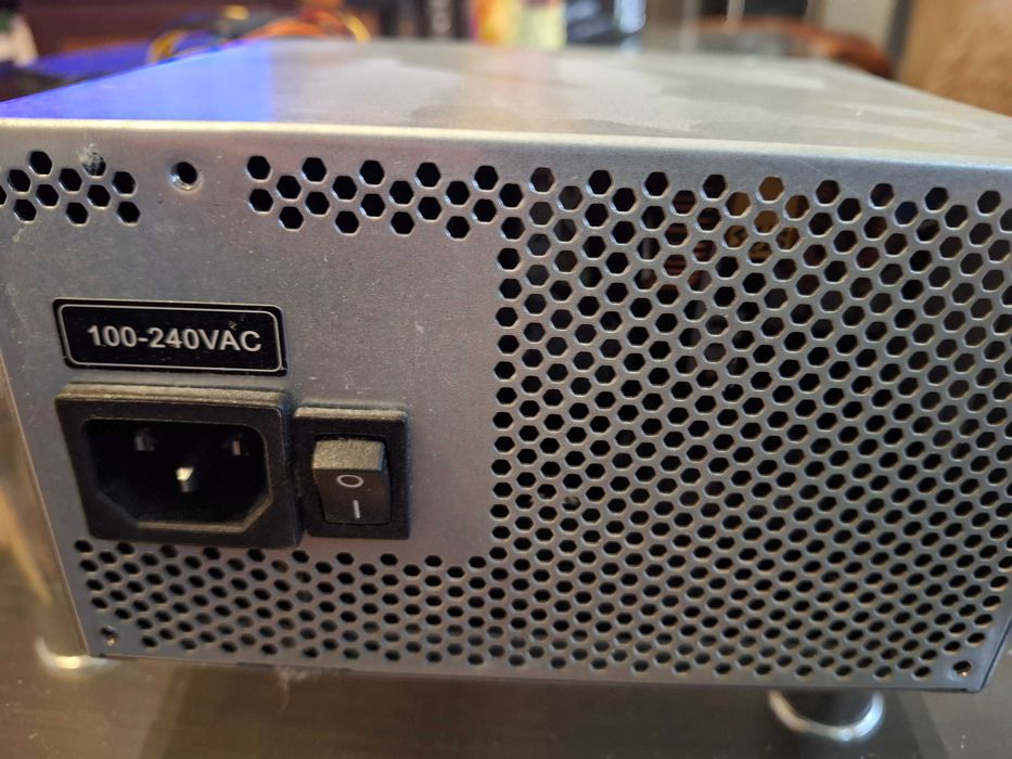 Захранване за настолен 250 Вата