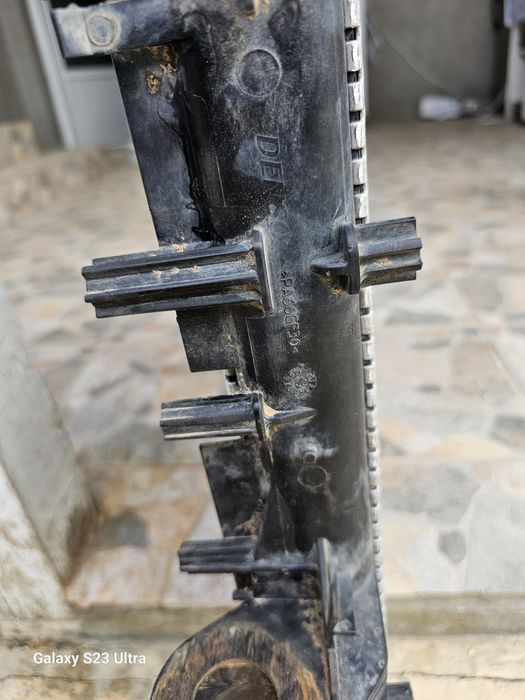 Vând radiator Iveco Daily