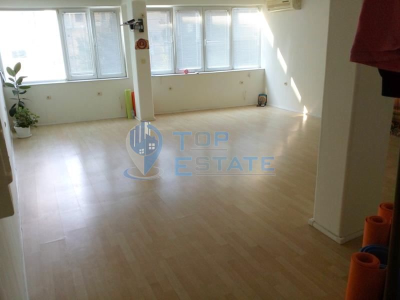 Продава се Офис в Велико Търново, Център - 50 кв.м за 1133 €/кв.м - Снимка #2