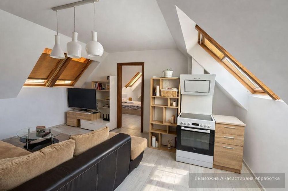 Дава се под наем Двустаен апартамент в Варна, Център - 86 кв.м за 598.23 € - Снимка #1