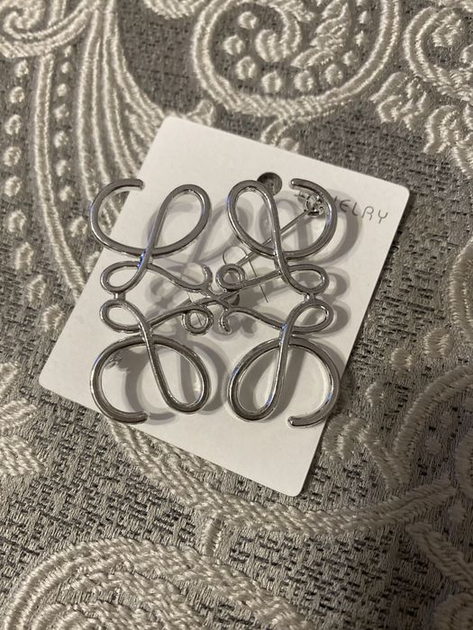 Brosa superba, Loewe