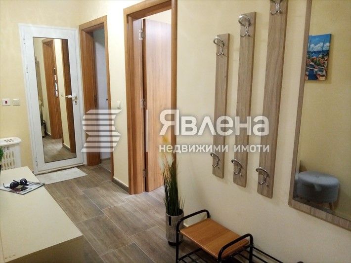 Дава се под наем Двустаен апартамент в Поморие - 53 кв.м за 306 € - Снимка #1