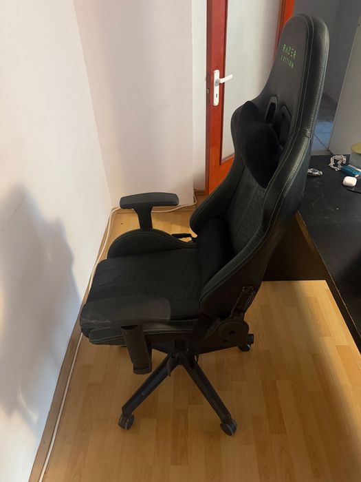 Scaun Gaming Razer