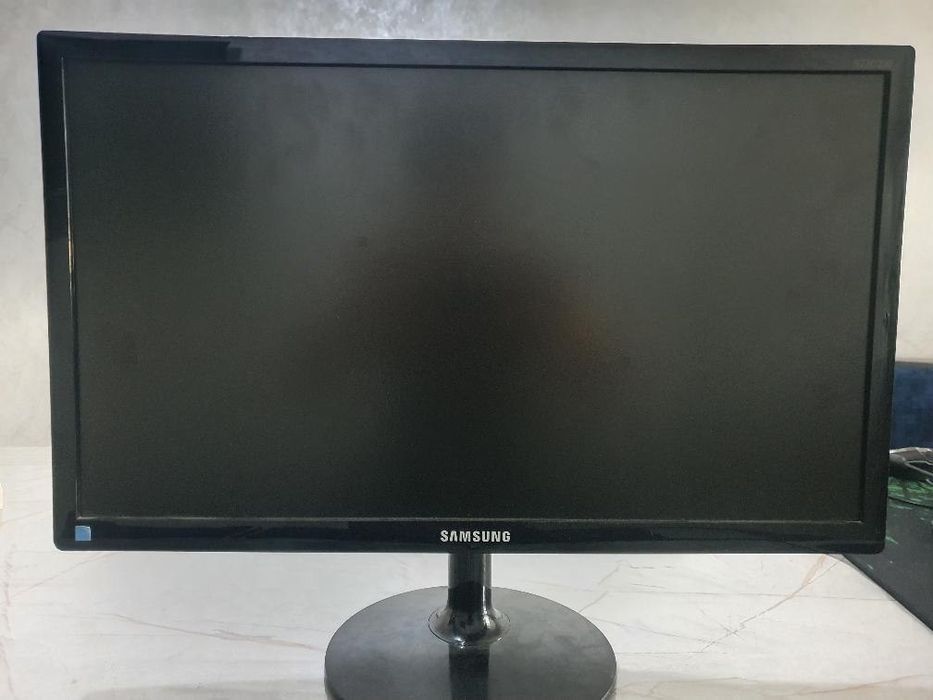 Монитор Samsung 23 FullHD